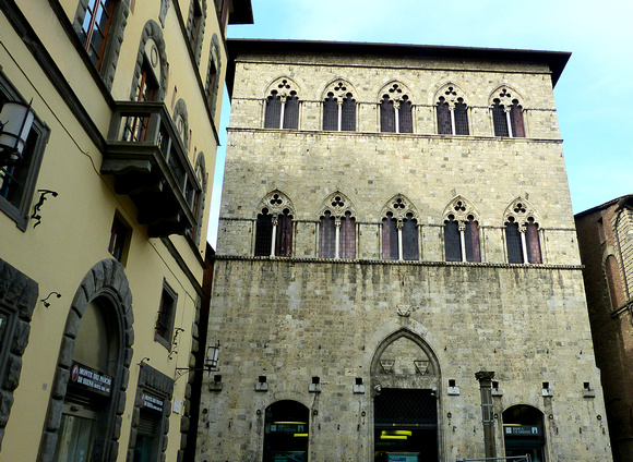 Palazzo Tolomei, Siena