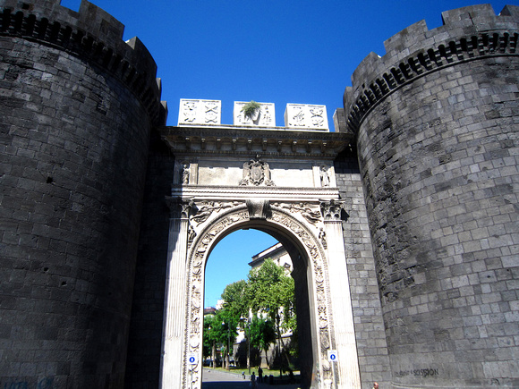 Napoli Porta Capuana