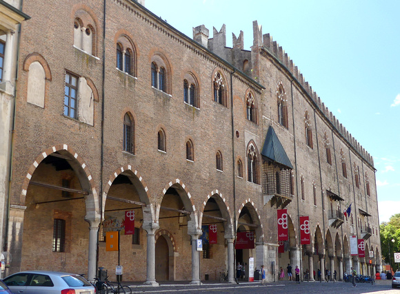 Palazzo Ducale Pz Sordello