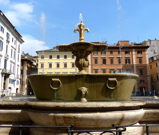 Piazza Farnese