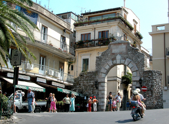 Messina Gate Taormina