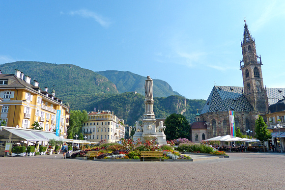Bolzano Piazza Whalter