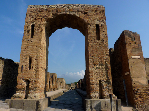 Arco onorario Pompeii